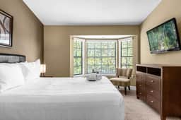 4BR Enchanted Home 1 Mile to Disney w/ Resort Pool
