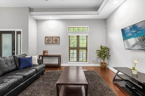 4BR Townhouse in  Orlando by Disney w/ Pool & Gym