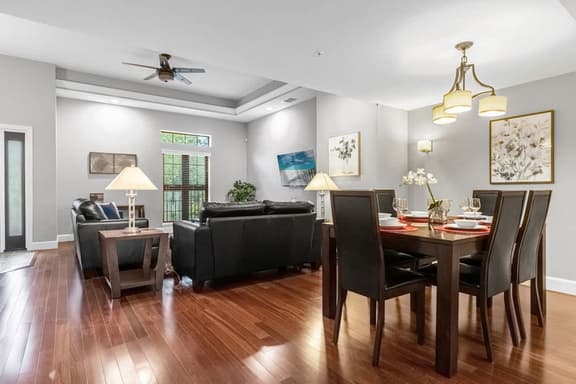 4BR Townhouse in  Orlando by Disney w/ Pool & Gym