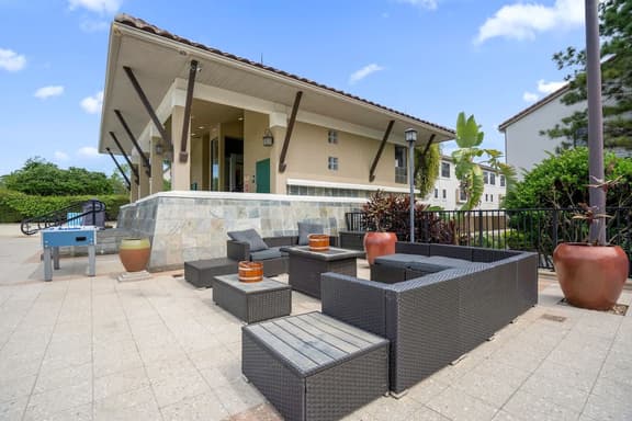 Enchanted Garden Townhouses 1 Mile to Disney World
